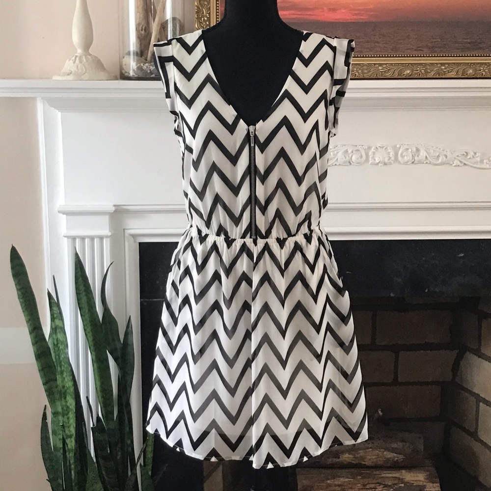 Guess Front- Zip Sleeveless Dress